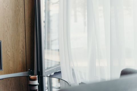 Какие типы приводов подходят для штор и роллет в пентхаусе?