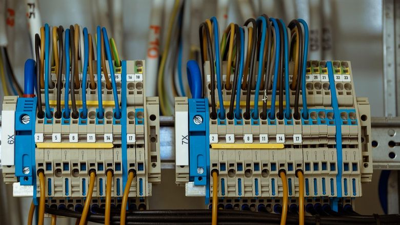 Инженерные системы: разводка труб и электрика «по факту»