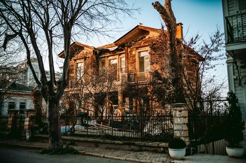 Какие плюсы клееного бруса действительно важны для заказчика в Москве?