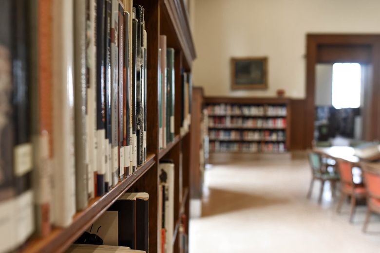 Какие нагрузки должны выдерживать перекрытия под книжные стеллажи?