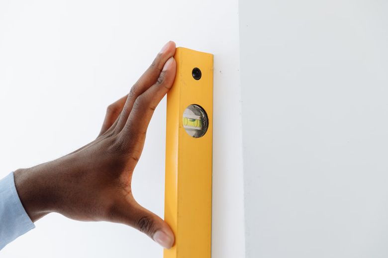 Какие нормативы действуют для геометрии стен и штукатурки в 2025-2026