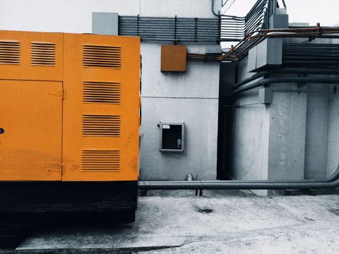 Какую мощность должен иметь резервный генератор для квартиры в «Madison Park»?
