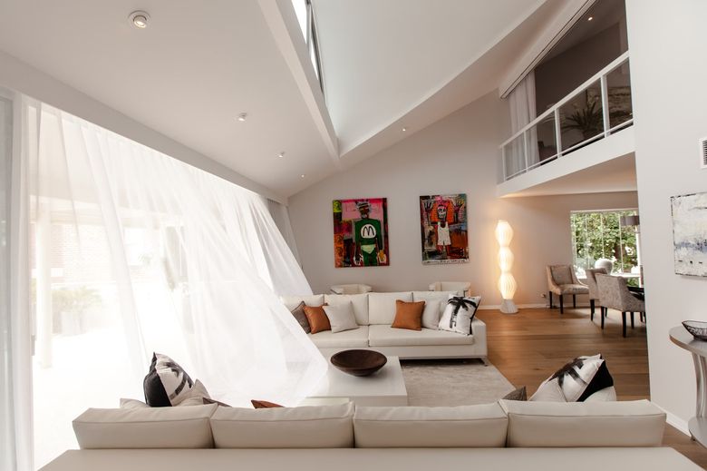 1. Heshi Design